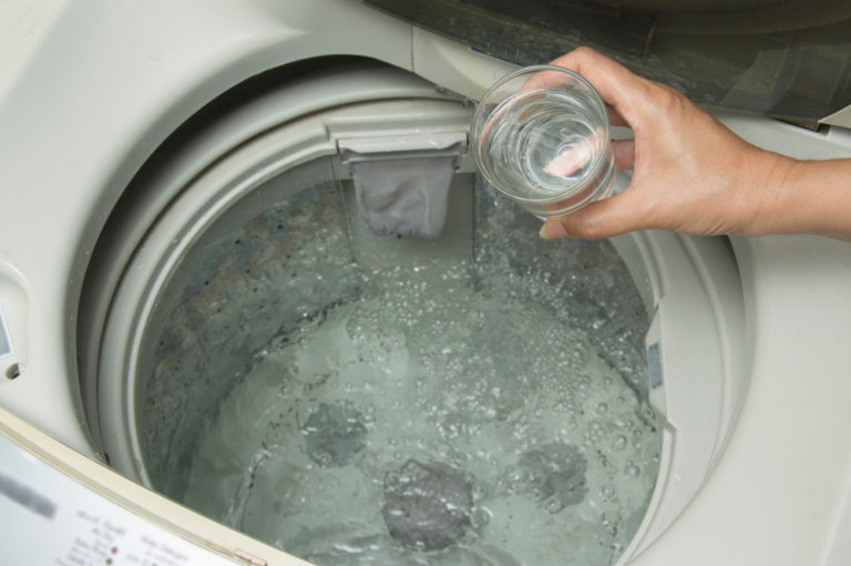run-an-empty-laundry-cycle-using-bleach